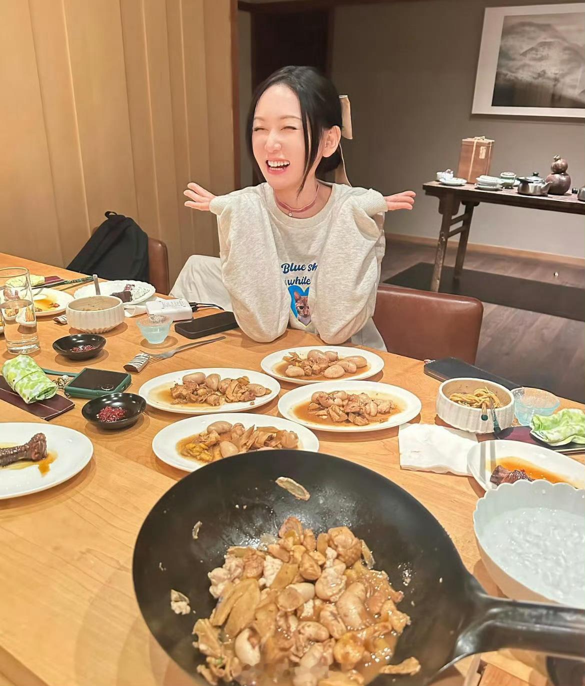 陈乔恩实现了鸡佛自由 这玩意啥口感啊？好吃吗？[二哈] 