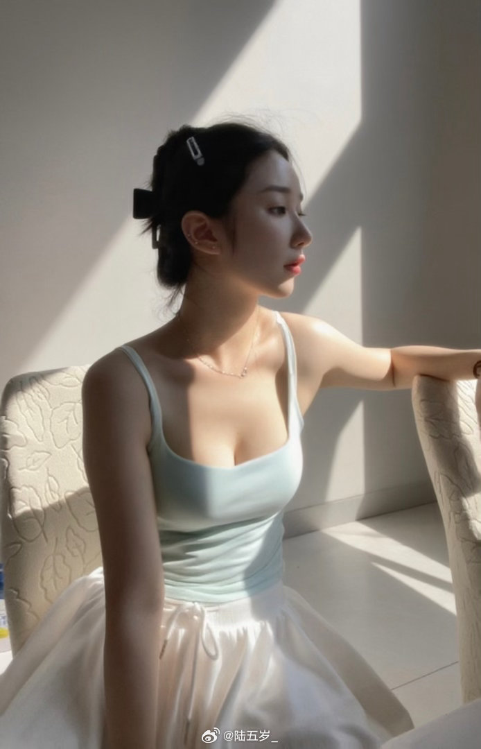 爱我当然要给我当狗了    不给我当狗，还爱什么爱       虚假的爱 九江