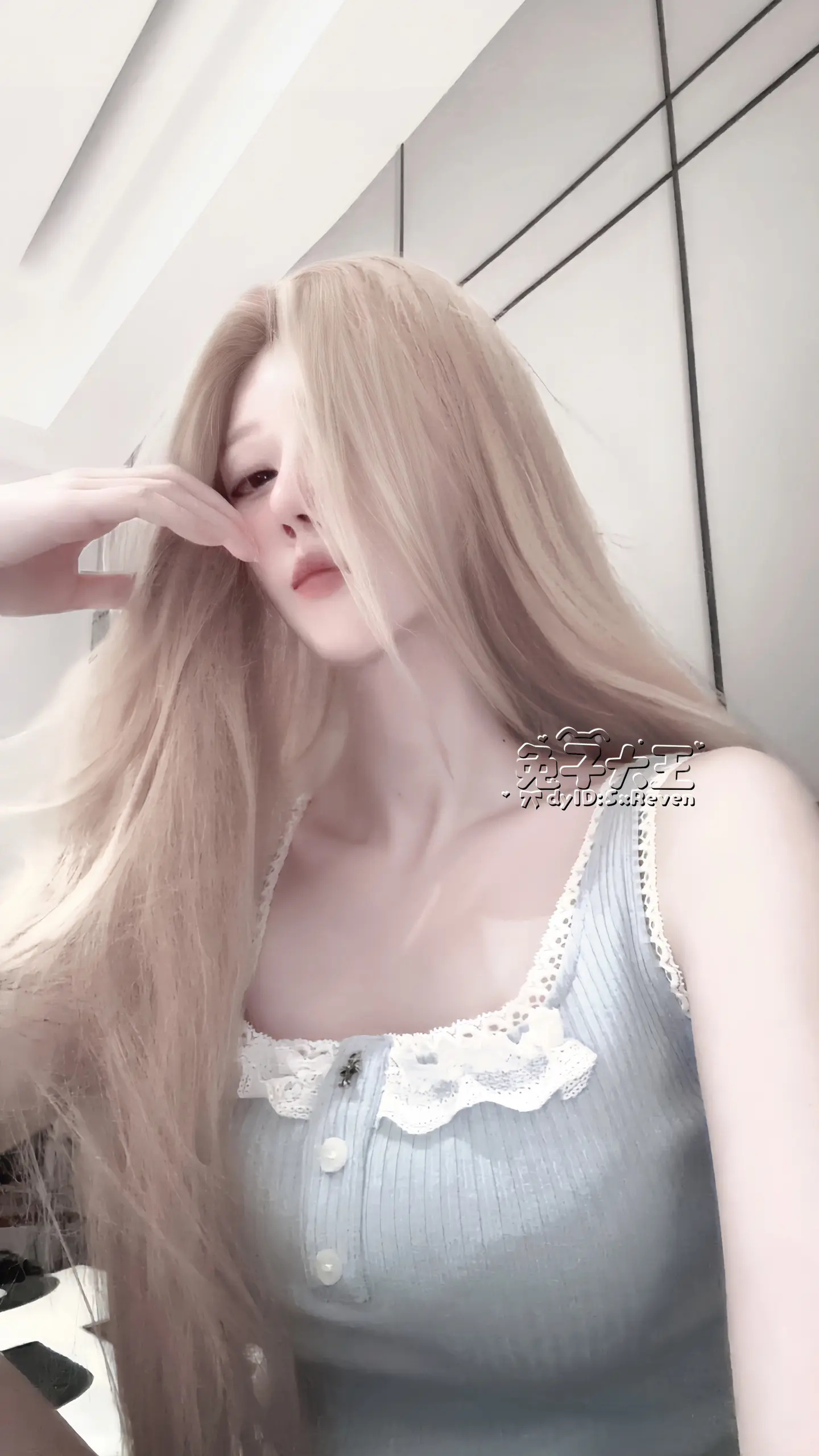 路过草丛把你当猪刷了。