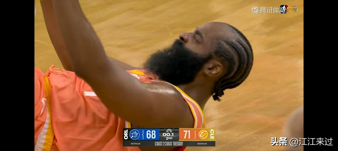 哈登迎着班凯罗半场压哨3+1！哈米上半场合砍38分！莫布利终于找到自己熟悉的球队