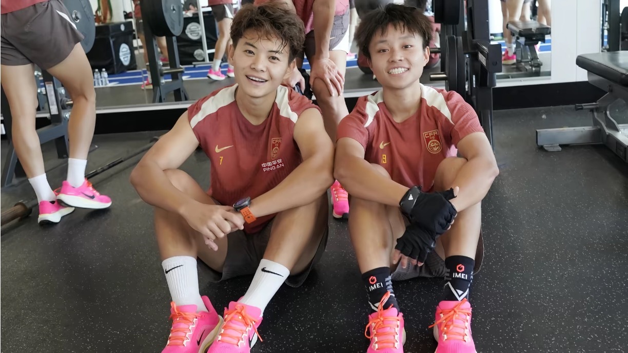 霜儿和皮皮啥时候同场 等待家产并肩作战中… 