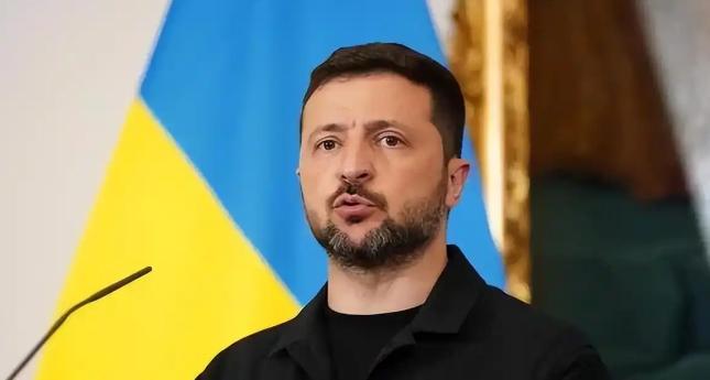 为什么乌克兰都快要亡国了，也不愿投降？说白了，乌克兰死活不投降，核心就两点：一是