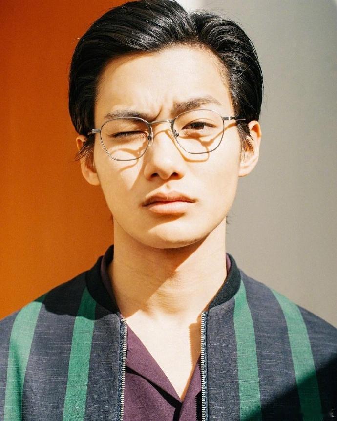 野村周平新恋情野村周平石田梦实恋情 22日，日媒曝演员野村周平新恋情，对象是年下