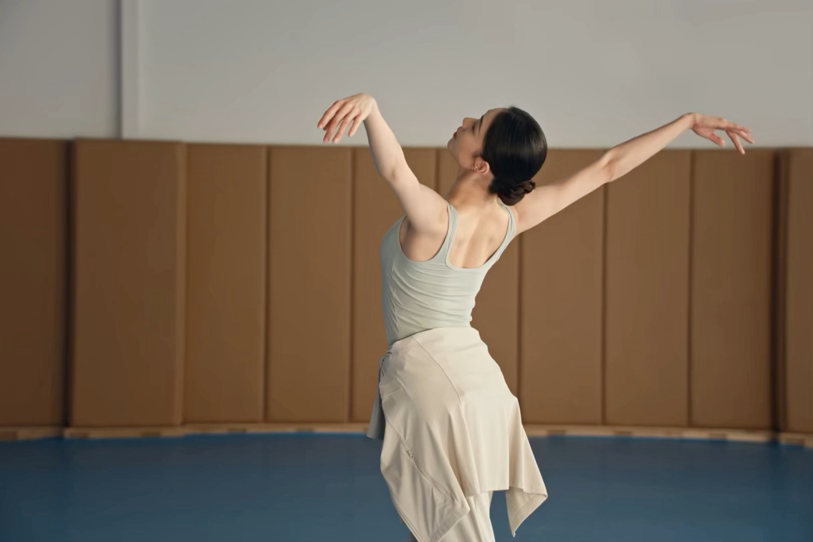 原来舒服也是一种科学 舒服从来不是玄学，是蕉内把体感科学揉进每个生活瞬间的用心。