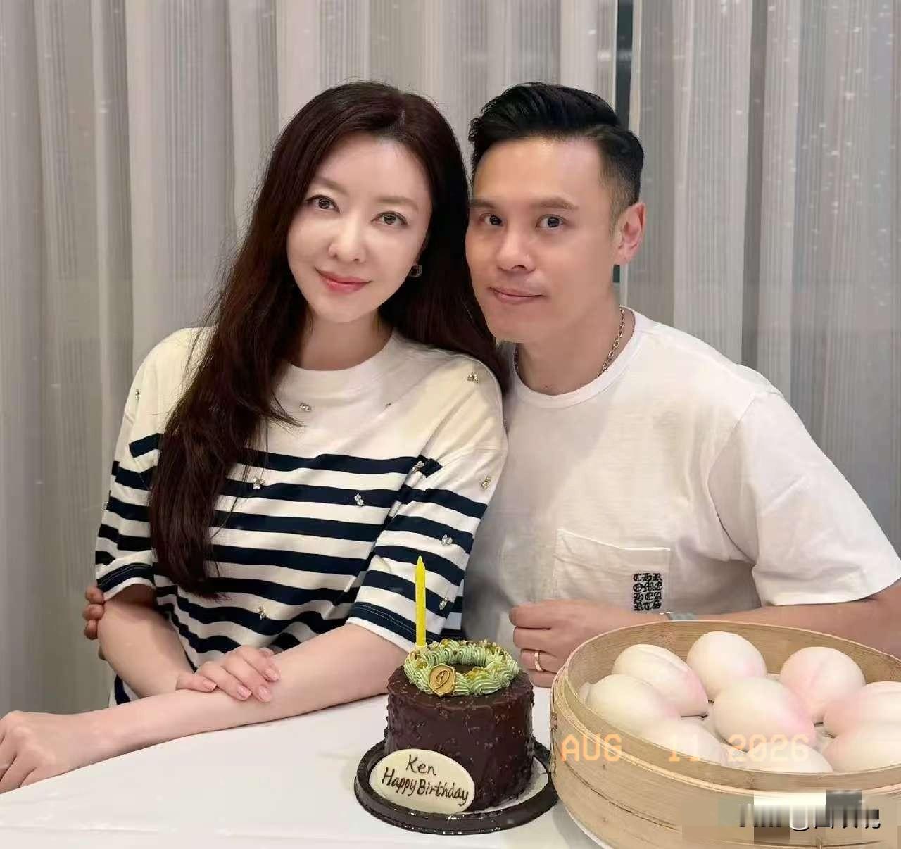 熊黛林发文为老公庆生
8月11号上午，熊黛林高调发文，为自家老公郭可颂庆生，配文