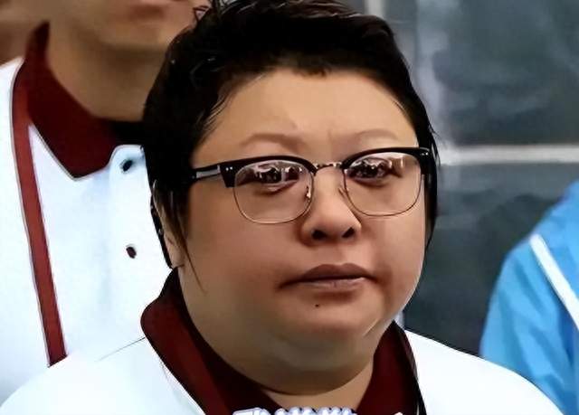 不到24小时曝4大瓜！认孩子，除名，于东来力挺韩红后，央视下场