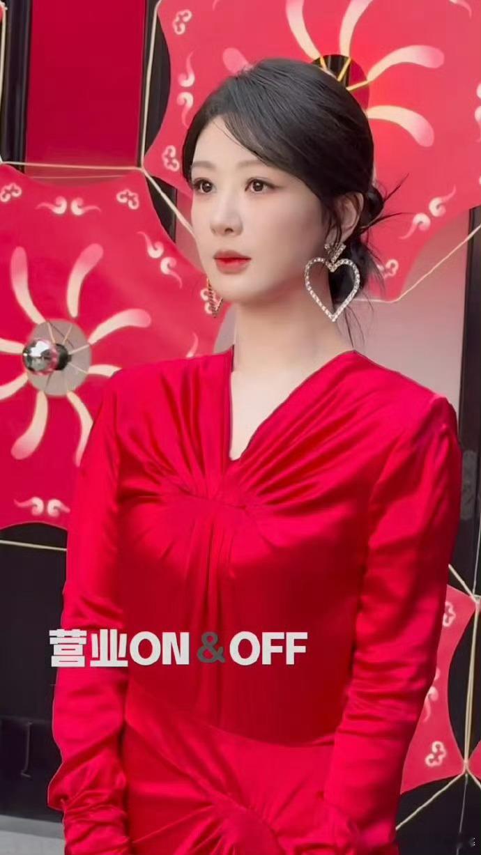 杨紫宋祖儿活动怼脸生图杨紫和宋祖儿状态生图谁状态好 