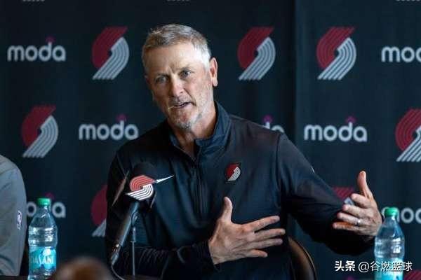 充满了爹味！NBA开拓者新老板邓顿以来，对球队工作人员进行了大刀阔斧的裁员，一批
