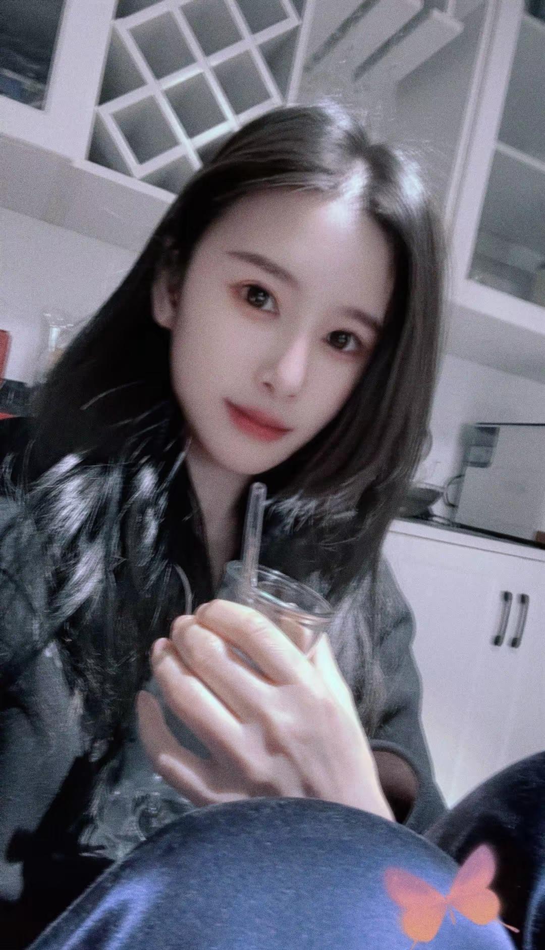 若将岁月开成花，人间何处不芳华！