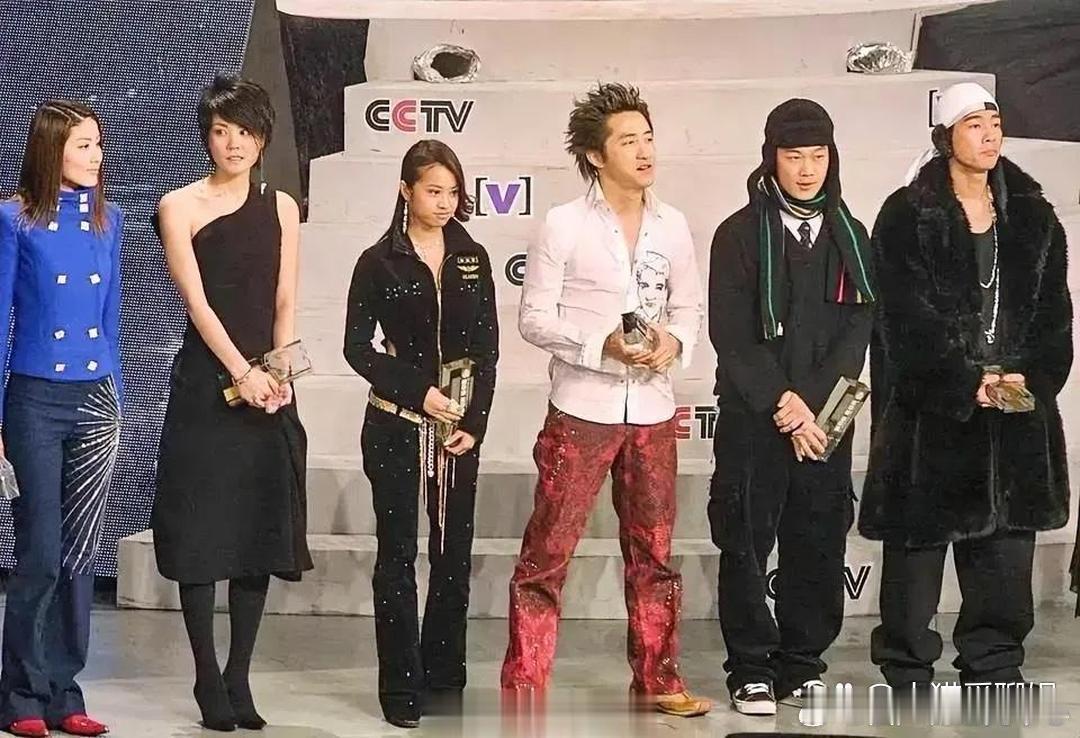 现在看之前的明星感觉好土啊 