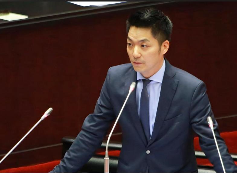 台北市长蒋万安撂了句狠话！

他曾表示，如果大陆军机继续在台海绕飞演习，他就要停