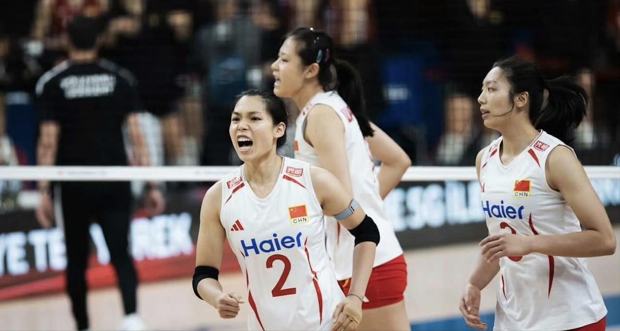 3-2险胜德国却只加0.01分！

一场惊心动魄的五局苦战，中国女排咬牙拿下胜利