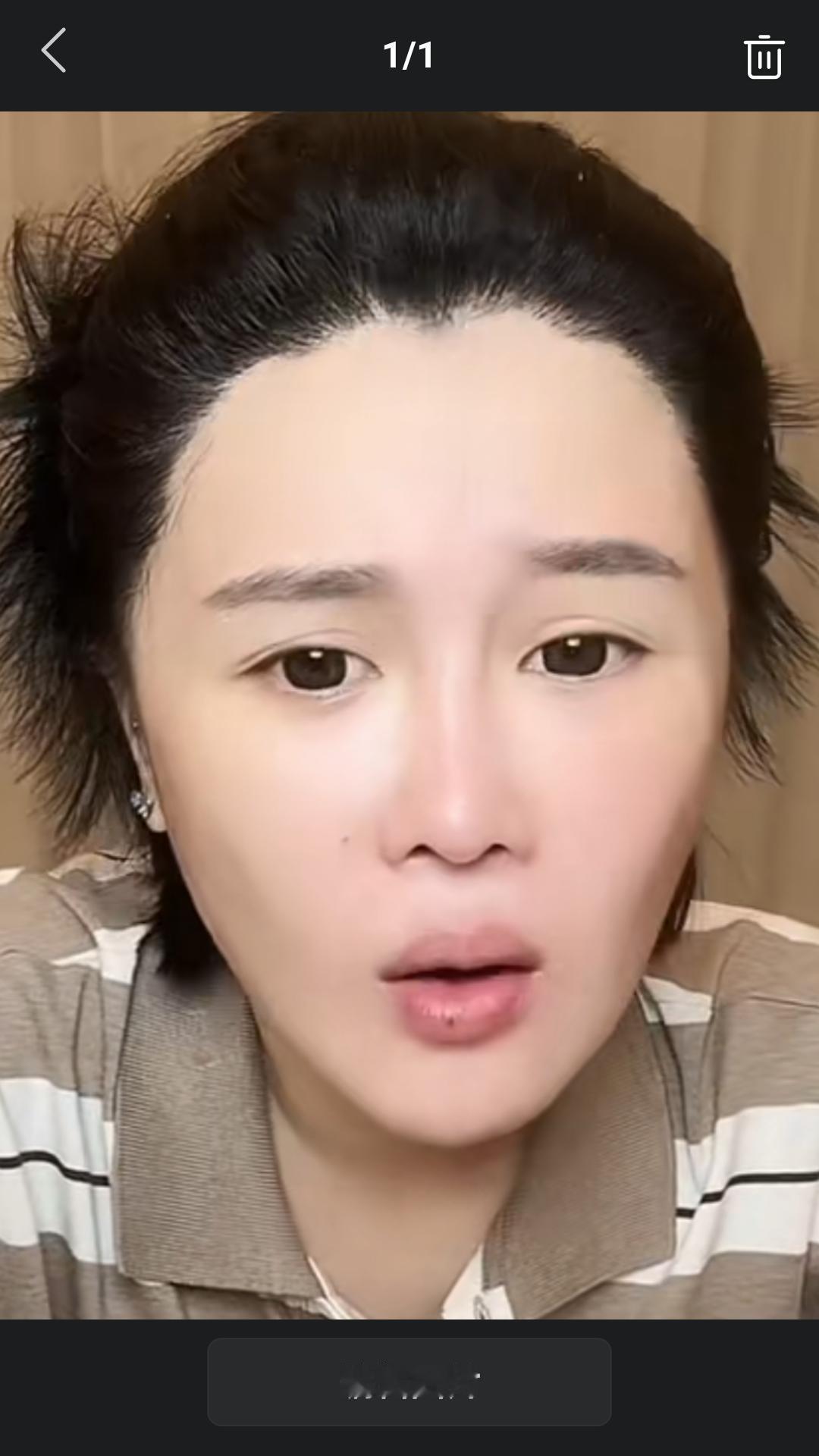 【昨天本山大叔女儿球球在直播间与粉丝聊天时直言，我和妈妈在一起时是最舒服的。】粉