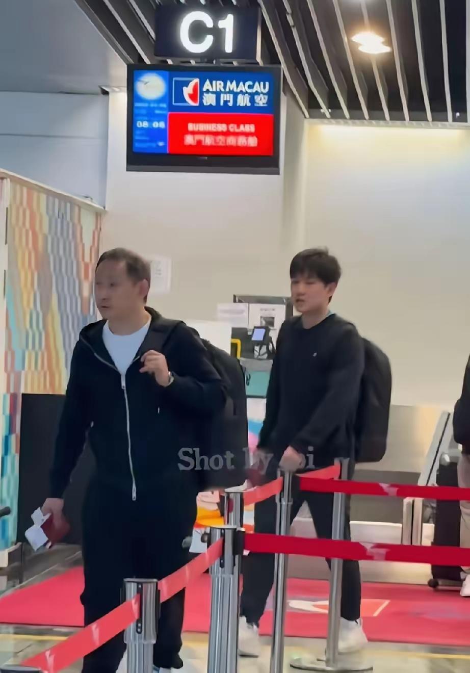 澳门世界杯结束后，张本智和与父亲回日本看出父子俩都很失落，这次张本智和兄妹成绩不