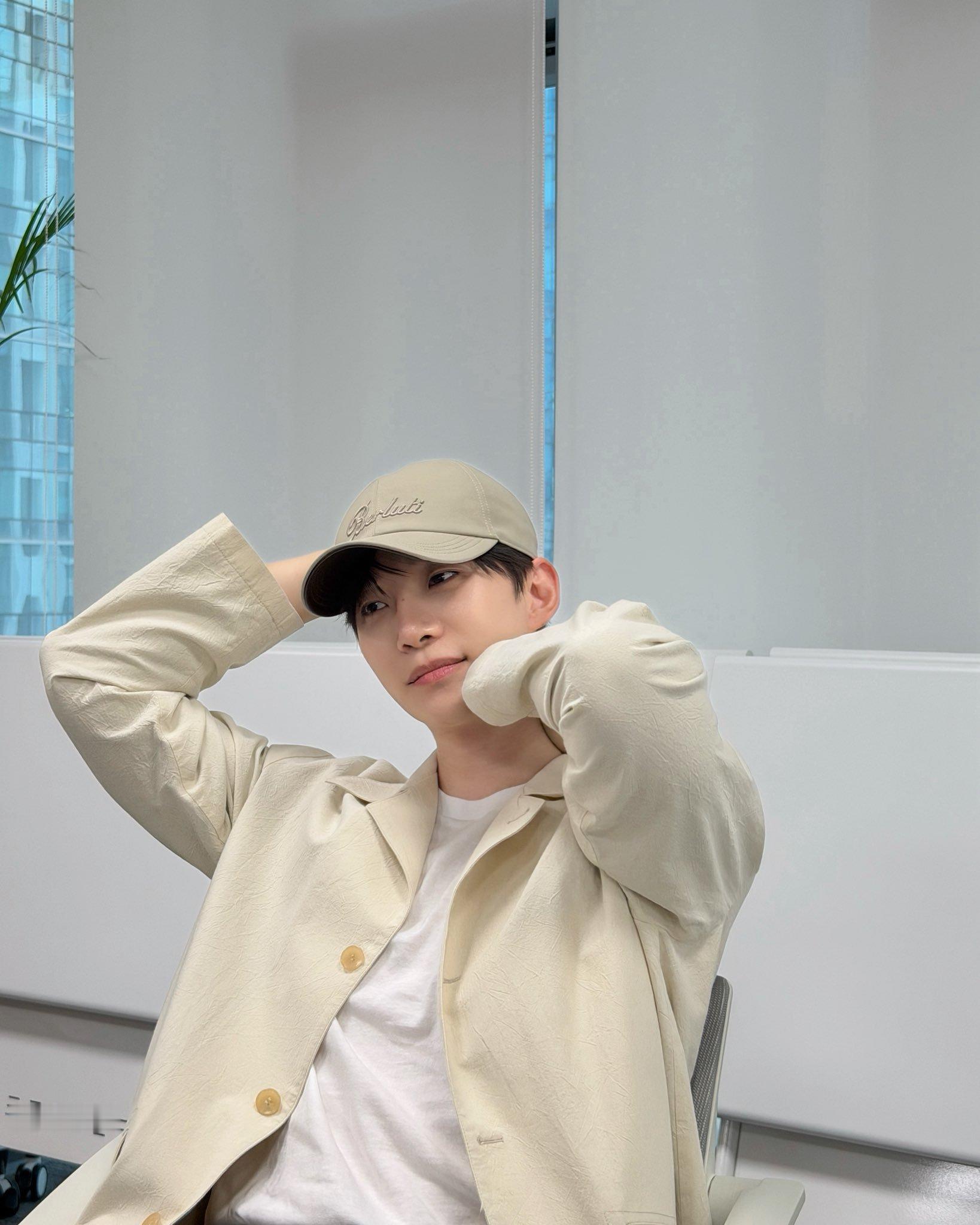 2PM 李俊昊260617LEE JUNHO WEVERSE：已经6月了 