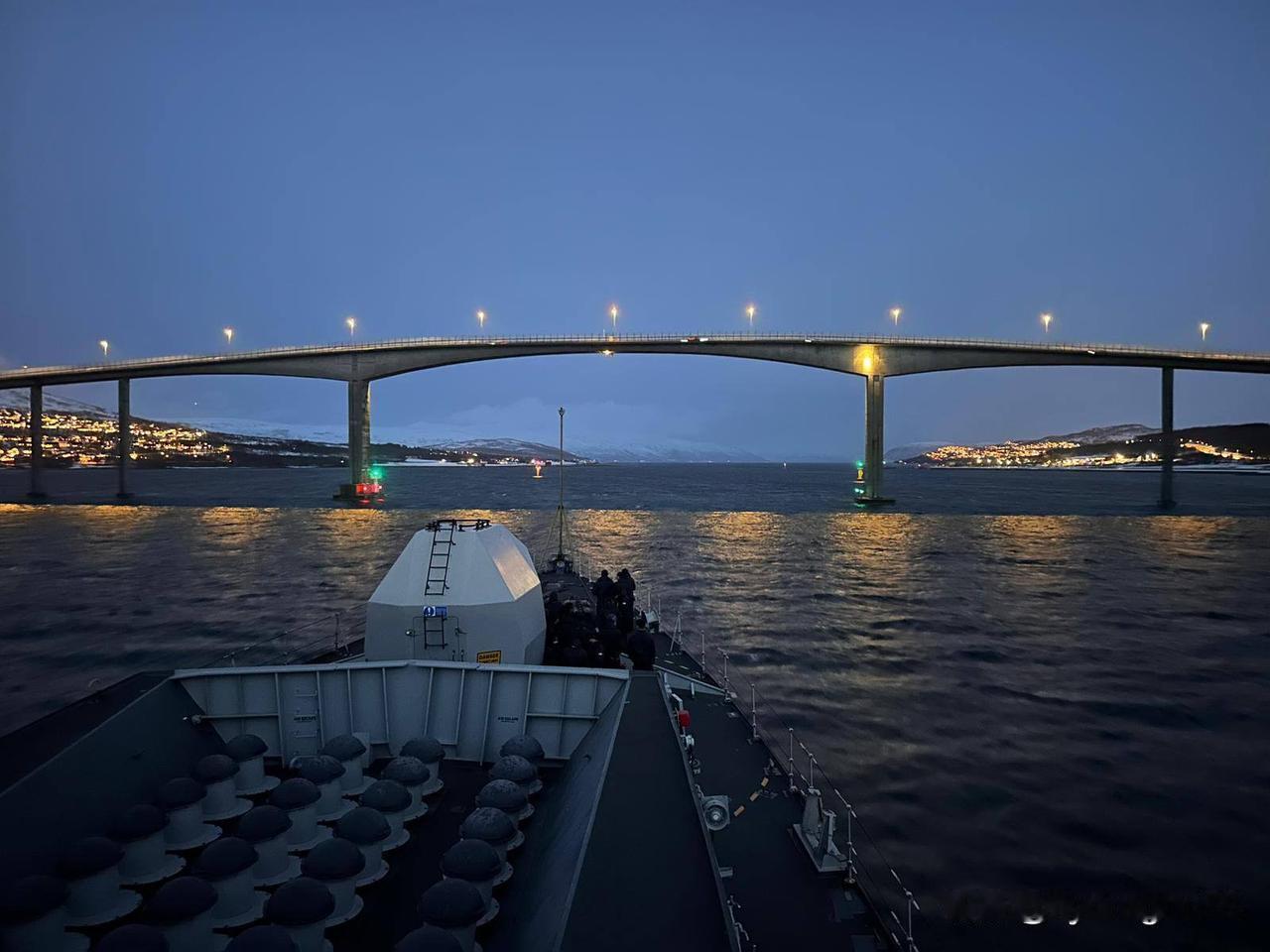 🇬🇧英国皇家海军“圣奥尔本斯”号护卫舰（F83）于2025年12月24日抵达