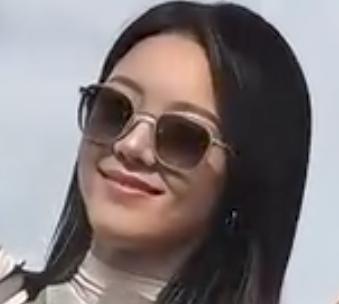 4月23日，赵今麦以品牌挚友身份亮相成都某品牌限时活动，其现场生图被网友盛赞“封