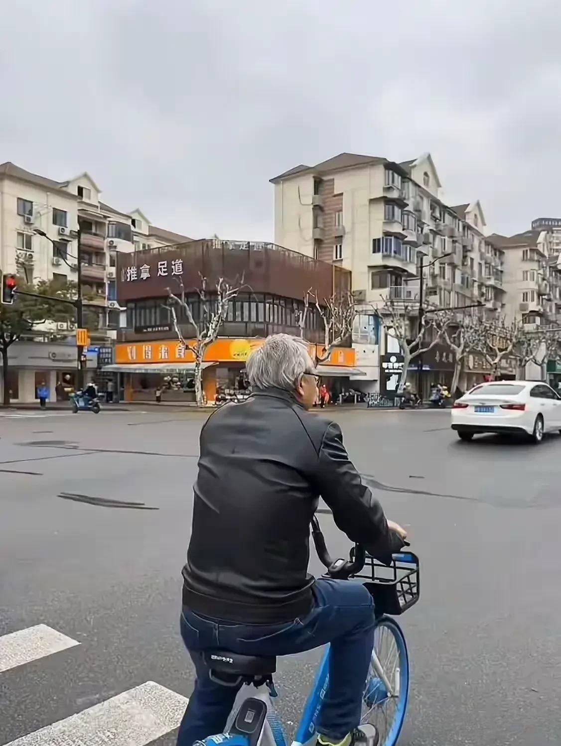 这身价不菲啊