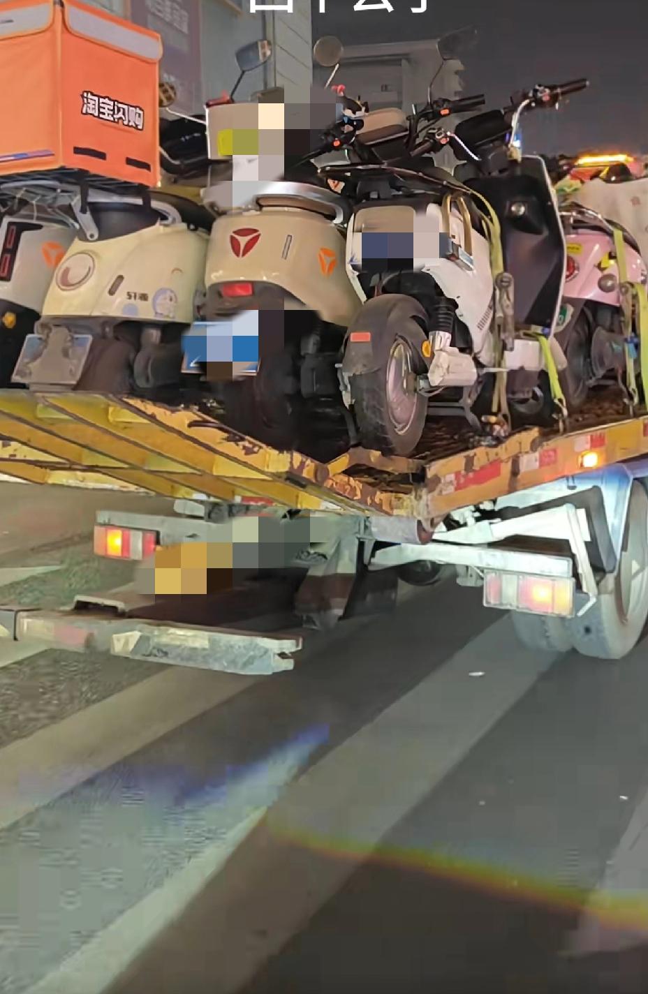 一夜之间，所有网络热点都纷纷指向了司晓迪这个将娱乐圈搅得昏天黑地的“魔女”，可是