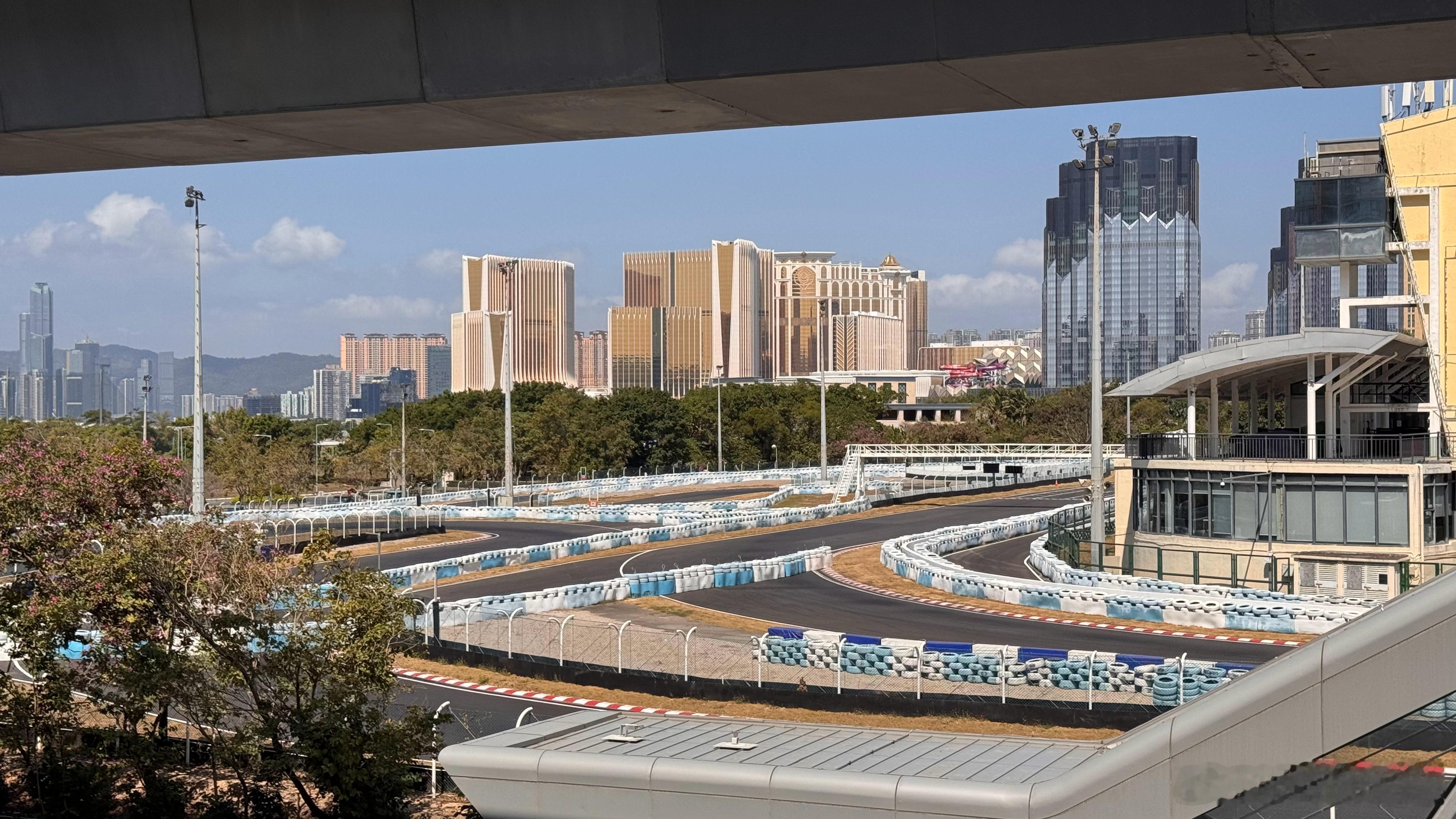 虽然这次坐公共交通来澳门🇲🇴要学线路但视野又会跟发财巴、自己开车很不同跟🍠