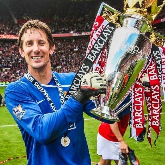 17年前的今天，埃德温·范德萨在英超联赛中连续1311分钟未失一球。真是个疯狂的