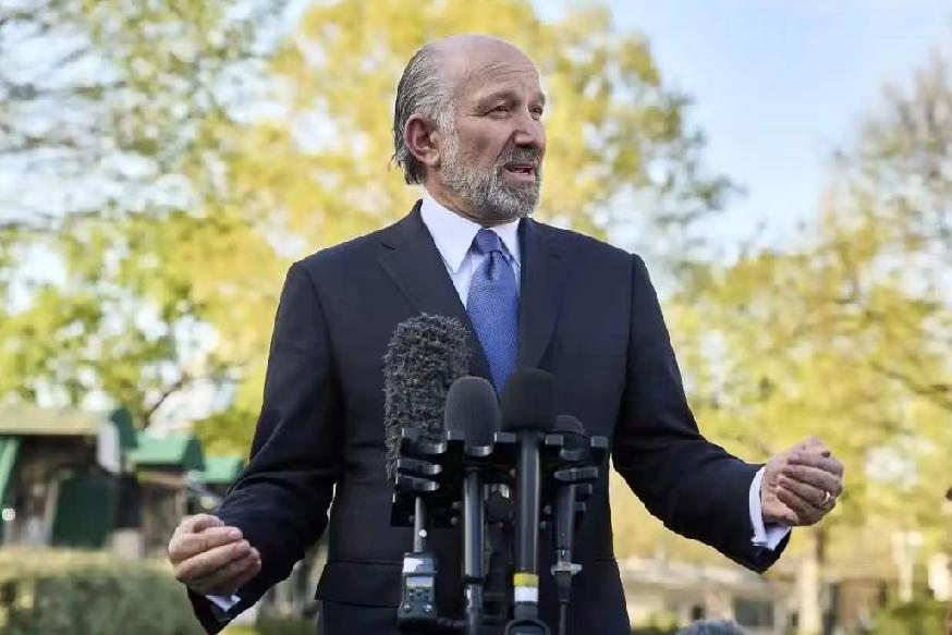 昨天，美国商务部长卢特尼克对CNBC记者说:“不赴美建厂的台湾芯片企业将面临10