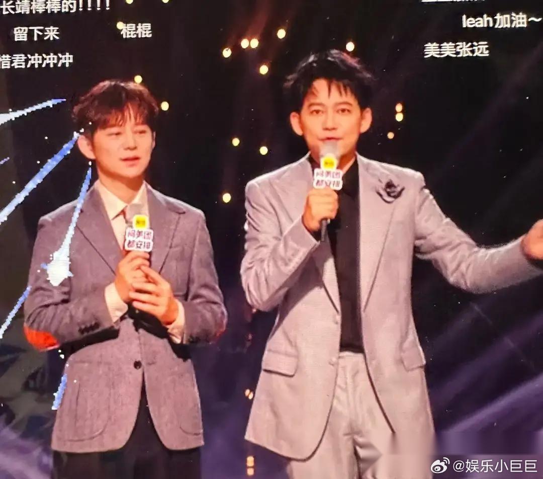 苏醒这场串讲的劳务费是5万块。他自己往里贴了1万2，买西装，请妆发。 他曾经是2