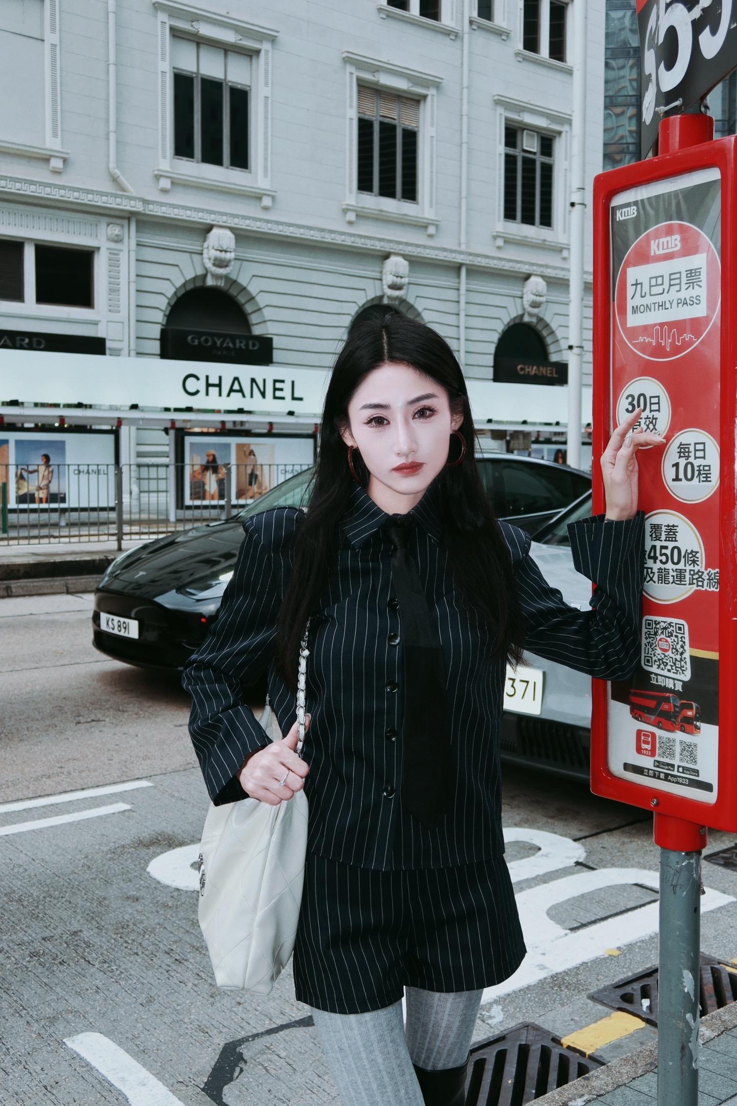 我写不出告别 如果你需要我 那么我就是为了等你 才站在这里