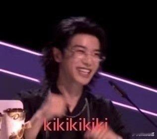 那英华晨宇魔丸搭档太敢说，何老师当场修练控场，名场面预定 