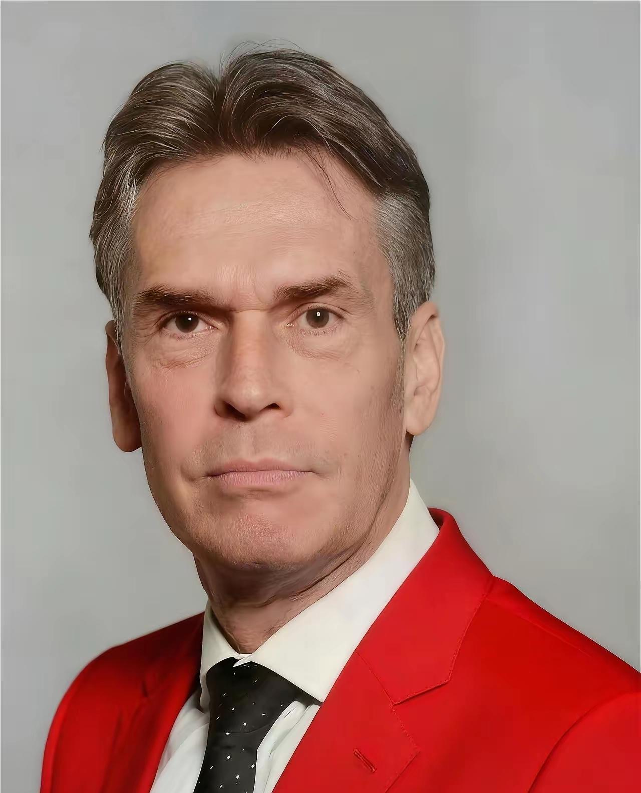 就在今天
荷兰政府突然宣布

​11月7日，荷兰当局正式宣布，中荷确认恢复供应的