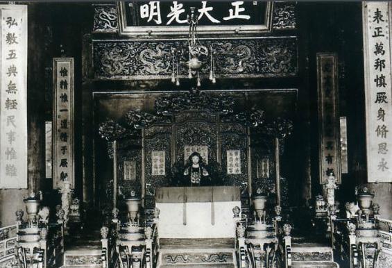 溥仪身边一名侍卫不仅染指正宫娘娘，更因祸害百姓作恶多端，最终被判枪决！
1935