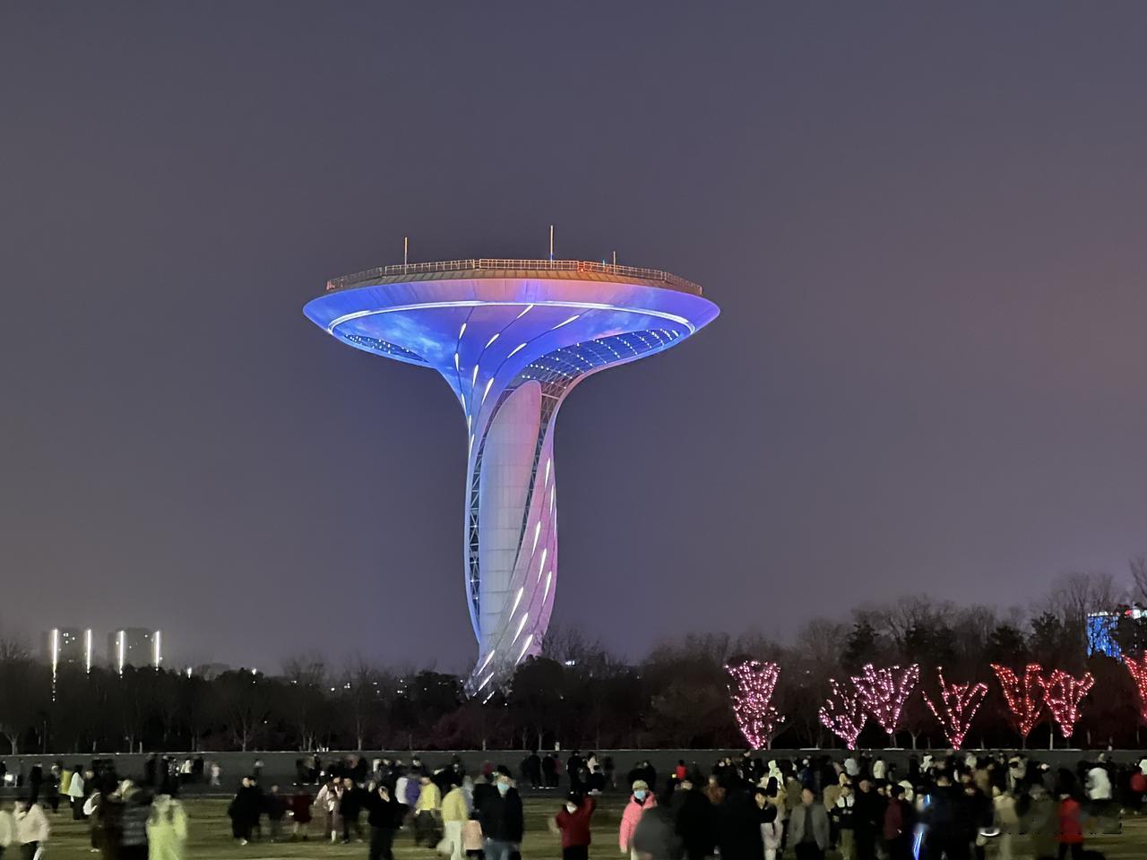 新时代的超级公司正在重塑全球500强企业的战略版图。在总收入上，亚马逊超多越了沃