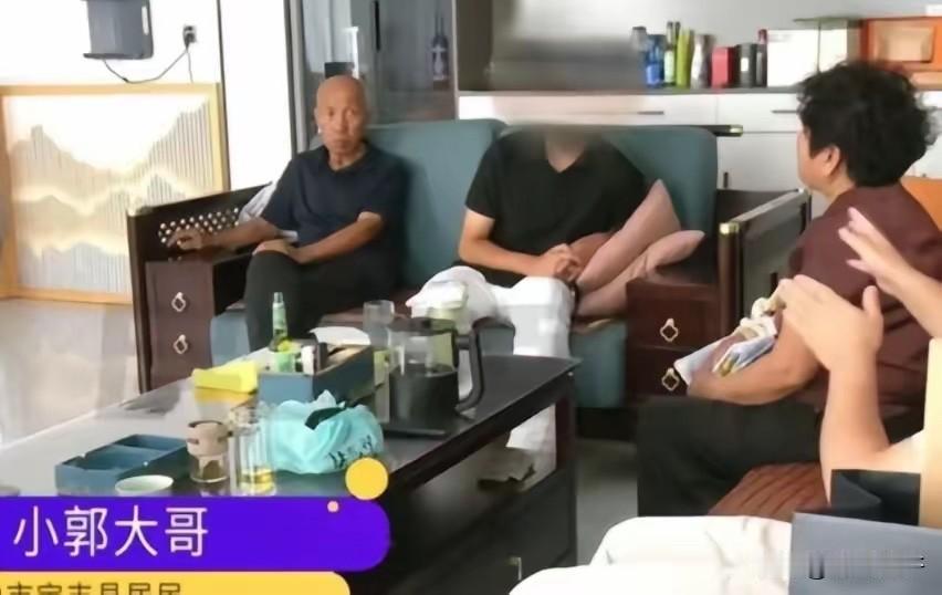 “父母不在，亲戚才是祸害！”河南，父母离世后6子女相依为命，大哥20岁扛起重担，