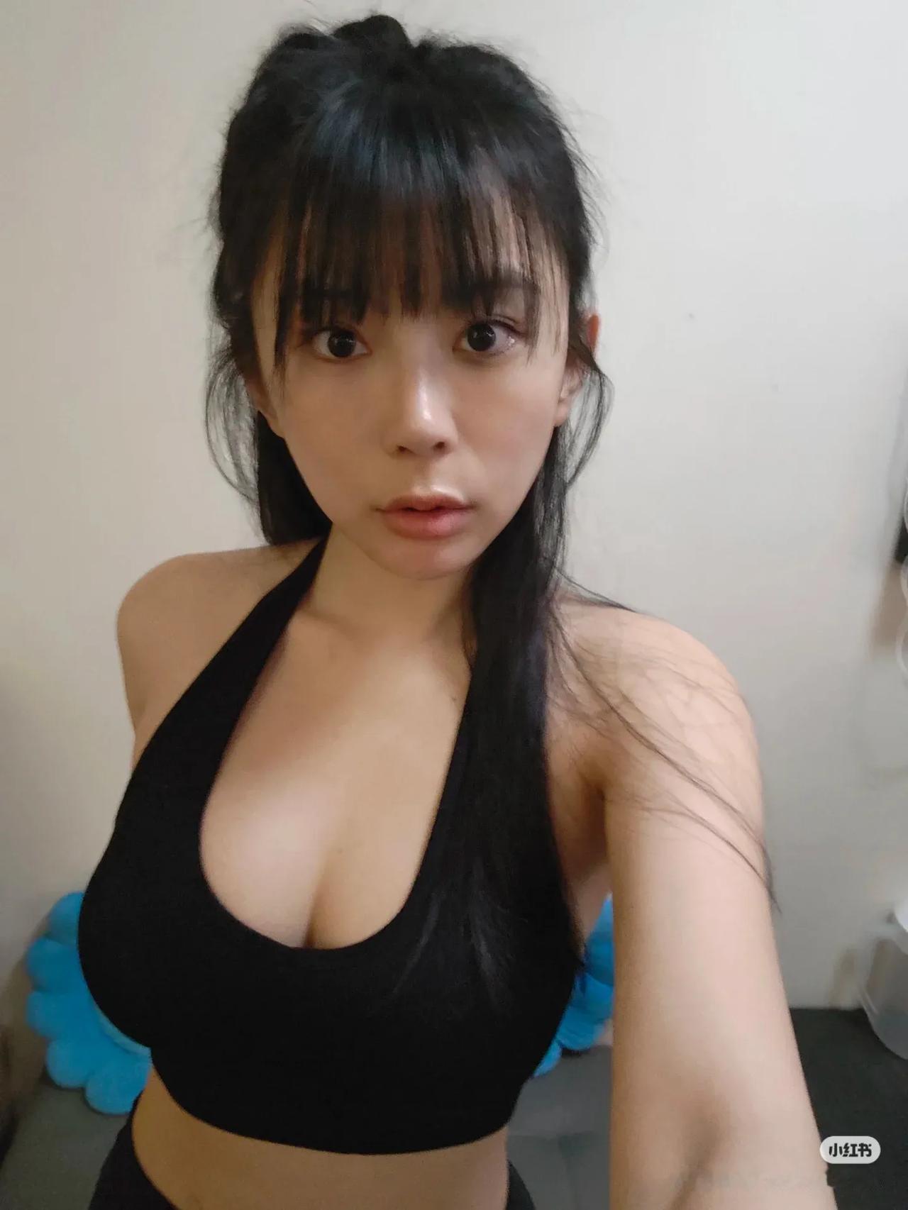 话说香港近几年就推出了许多样靓身材正，气质也相当不错的新晋博主，而Abbycho