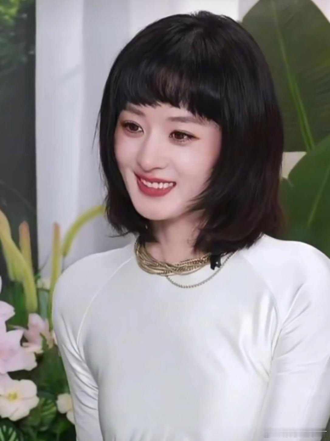 赵丽颖38岁状态85顶花赵丽颖已经38岁了，他以利落短发造型参加活动，脸上的皮肤