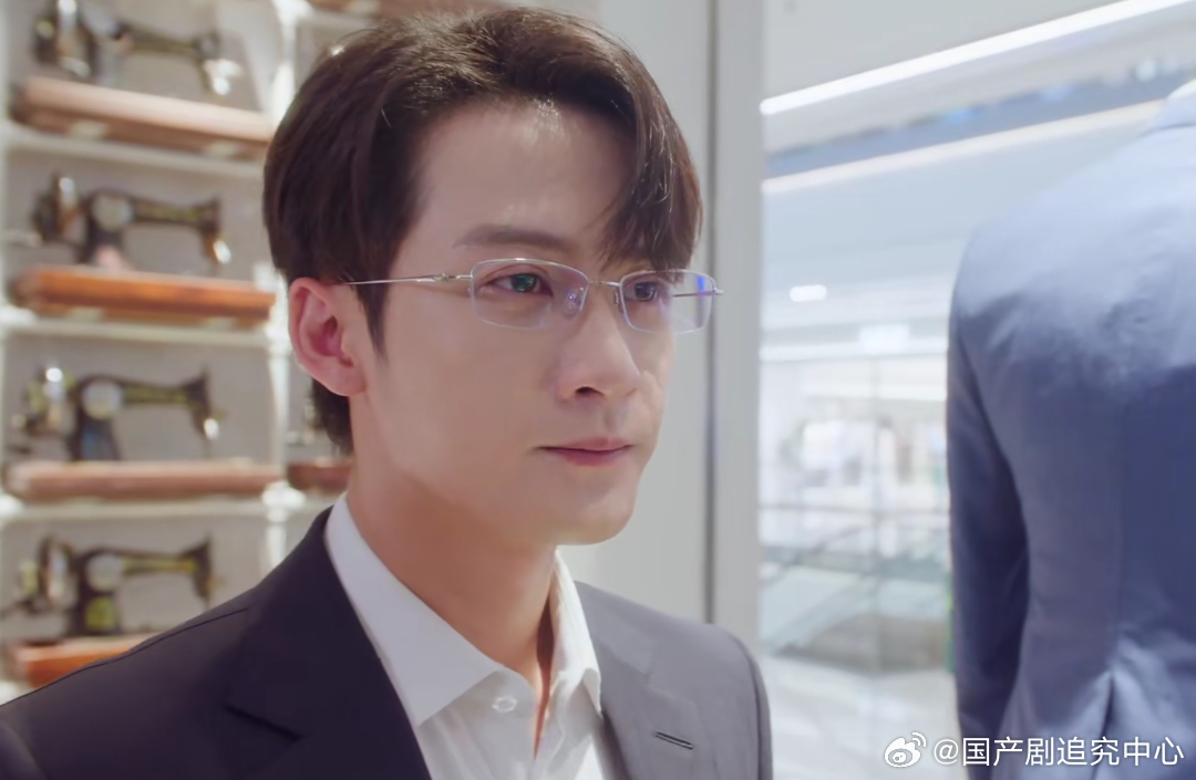 爱情有烟火白天同事晚上同居谁懂，熟男熟女之间的爱情就是好磕啊，而且两个人有着一种