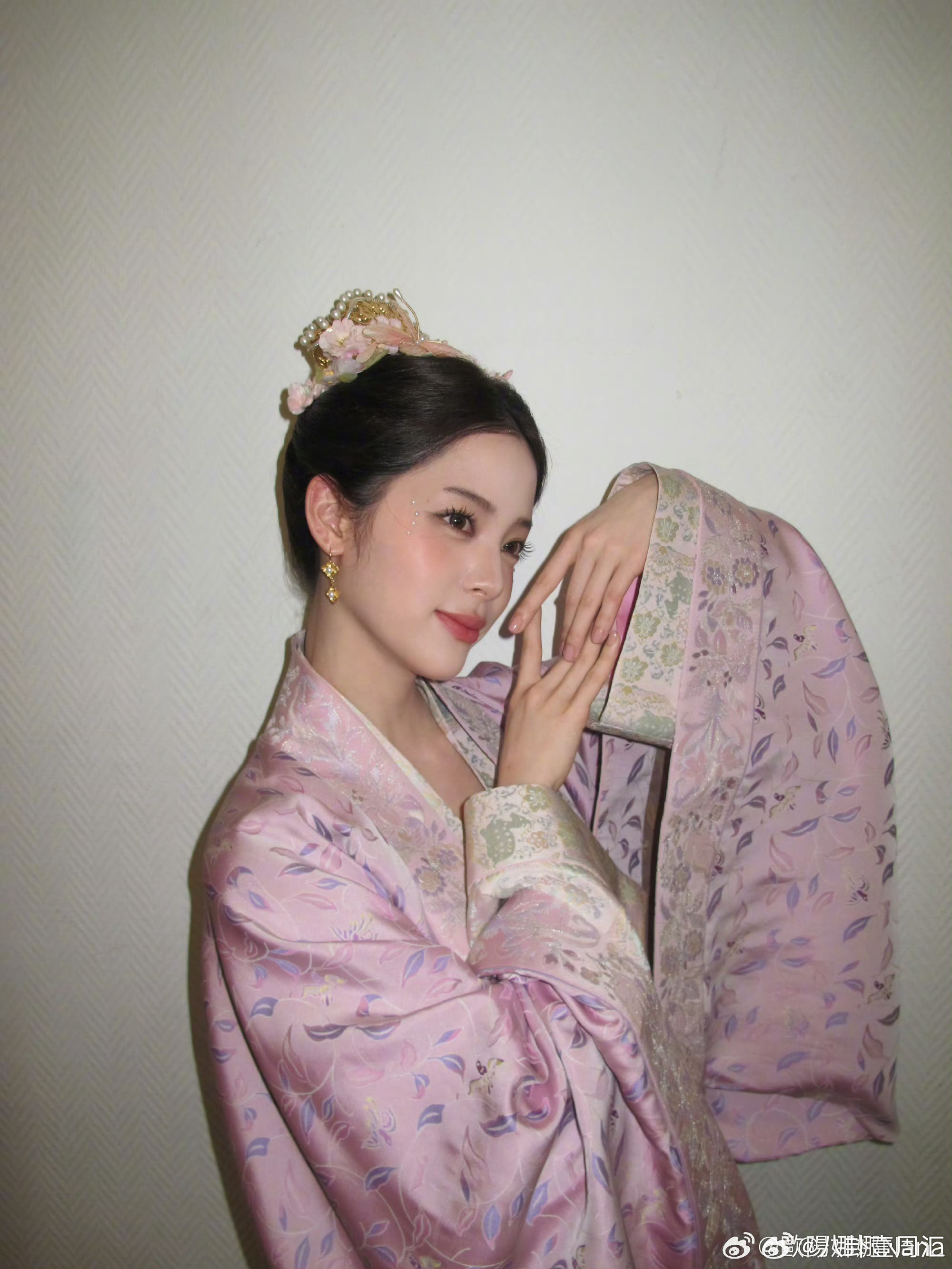 欧阳娜娜给大家添点好彩头欧阳娜娜东方美人骨太出圈！颜值好能打欧阳娜娜古装幻视沈甄