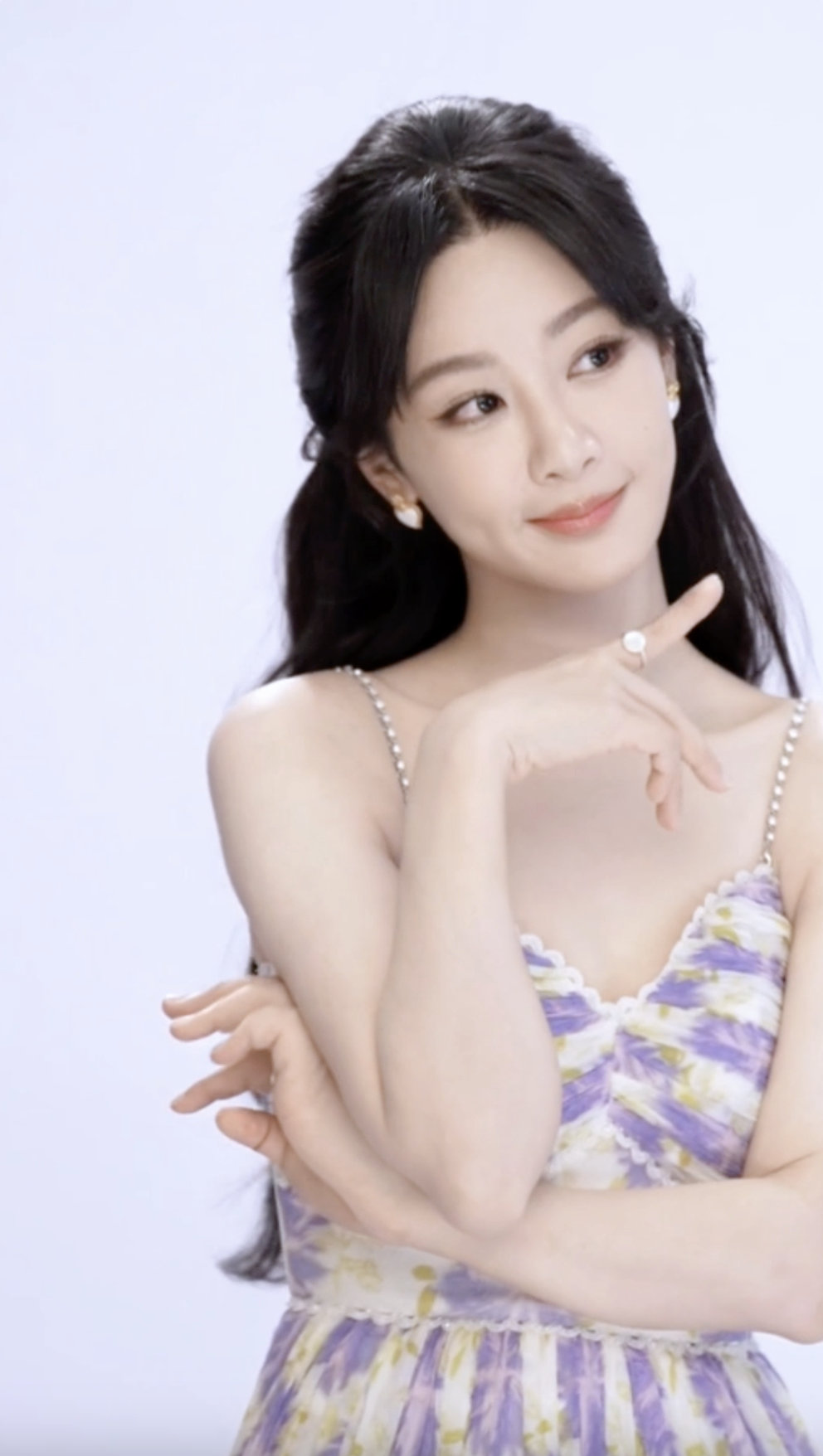 杨紫新剧杀青后首个活动 太让人激动了！刚结束《生命树》拍摄的 ，立刻用新活动宠粉