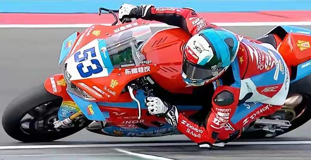 我国摩托扬威世界赛场！春风动力MotoGP断层夺冠，领先近2秒碾压全场！
 
4