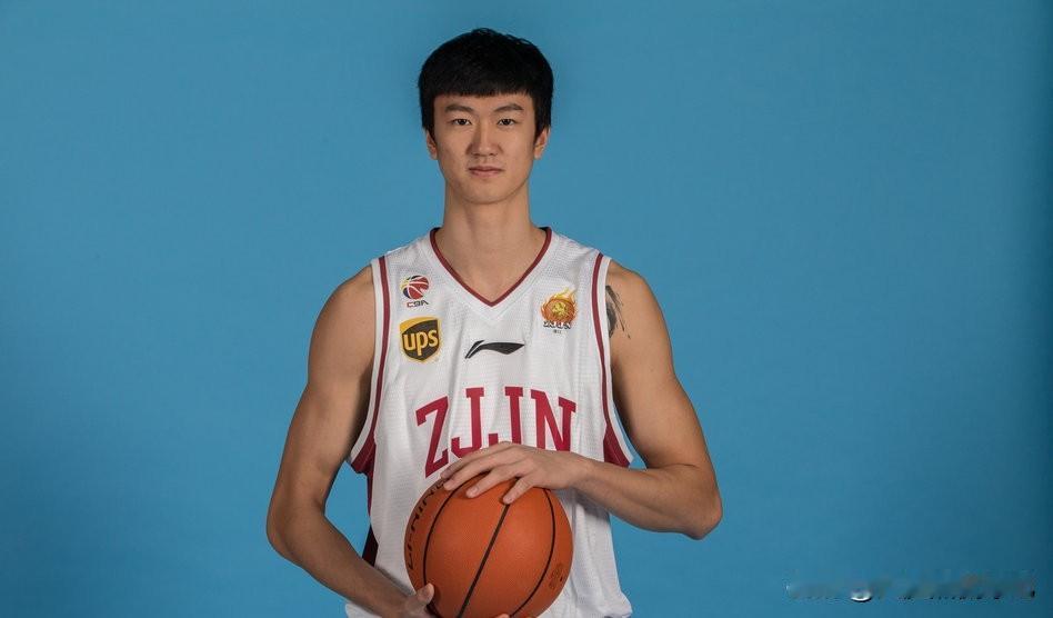 天津上半场打的很顽强啊，今晚天津对阵北京，北京赵睿跟斯佩尔曼复出，本来以为北京可