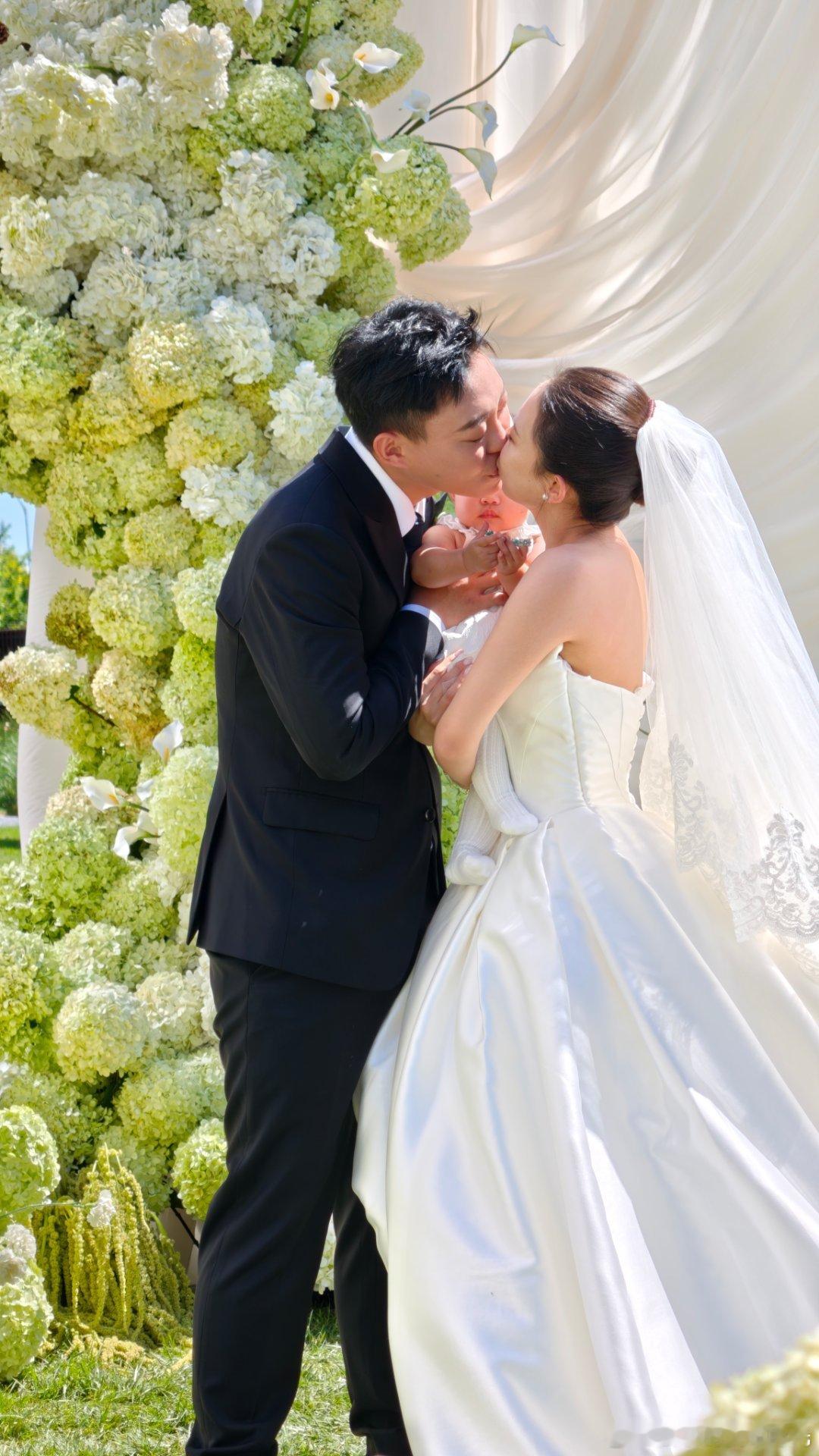 家中小妹大婚，阳光明媚，快快乐乐！  ​​​