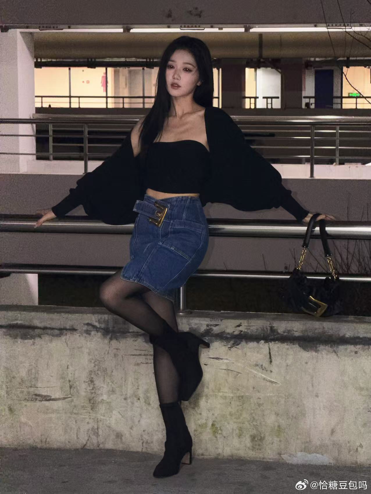 娱乐圈对有事业心的女性太苛刻了，我永远不苛责岳雨婷，人红是非多不过是她优秀的证明