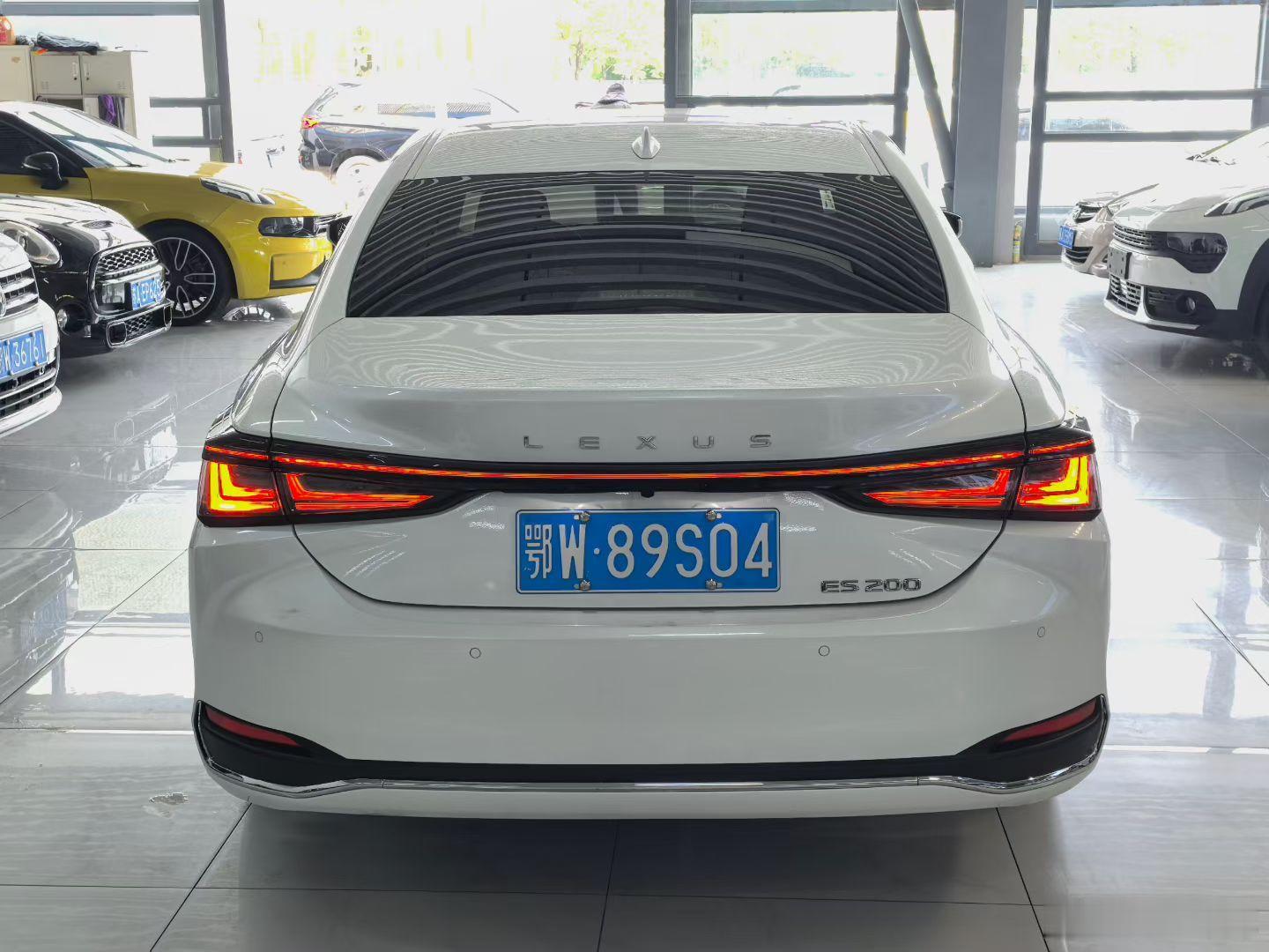 最新到店雷克萨斯ES2002025年上牌 1.1万公里原版原漆 一口价20.8万