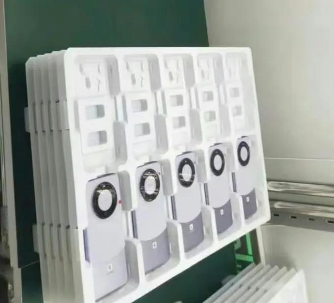 mate60真机真的来了，后壳是拼色设计，颜值很nice，相信华子

传了这么久