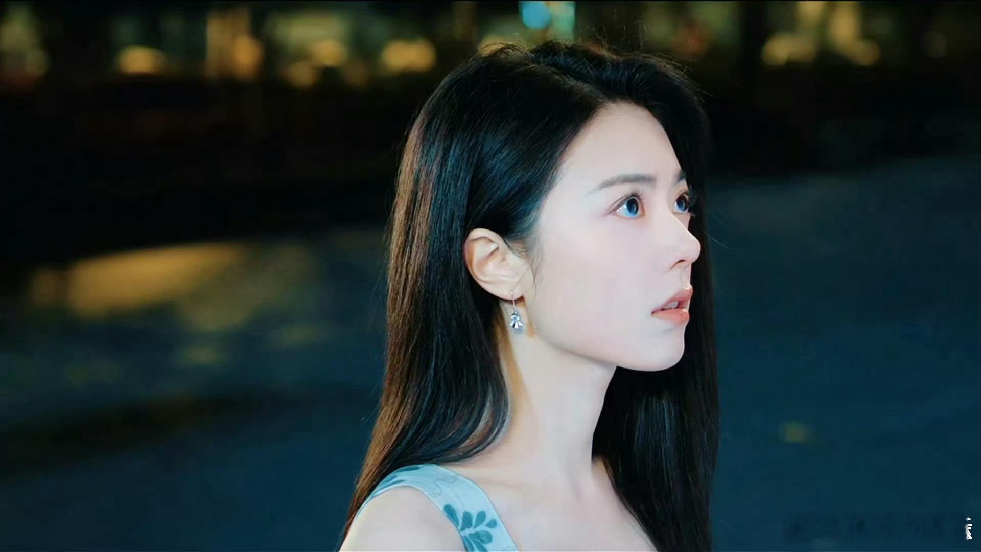 赵今麦新剧眼泪是无声的辩白骄阳似我 聂曦光被误会后的沉默，是最让人心疼的部分。赵