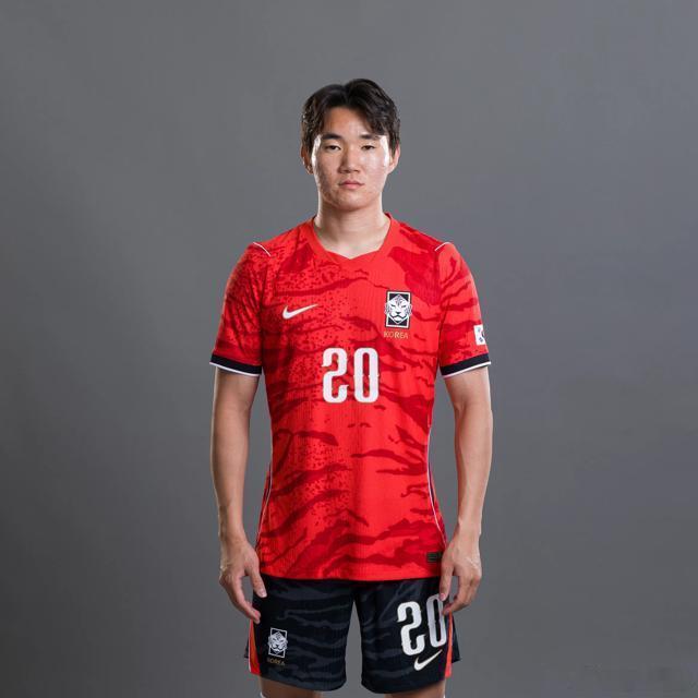 韩国足球代表队名单 韩国队美加墨世界杯定妆照——中场篇3-李期奕6-黄仁范8-白