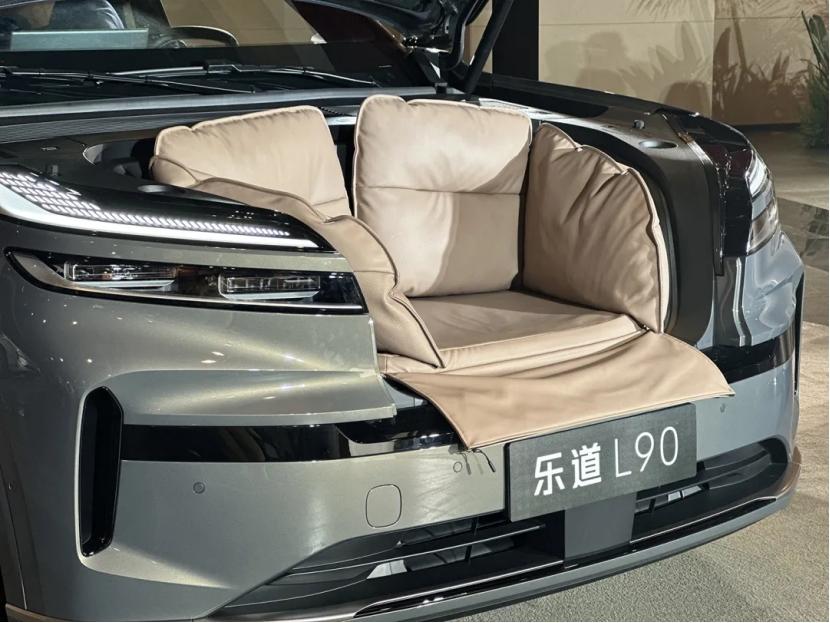 蔚来的转折点来了。
 
7月底上市的乐道L90的超预期大卖，上市首月交付量达到1