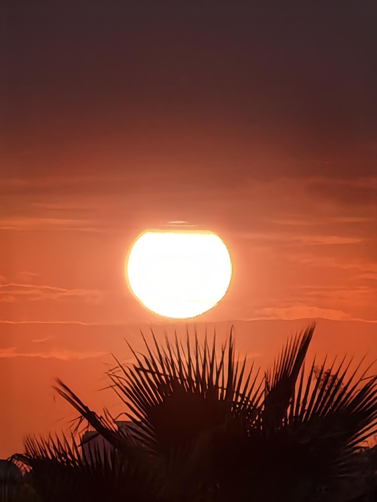 今天南宁这夕阳也太让人陶醉了吧