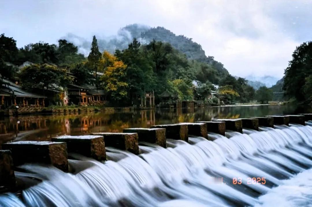 川西古镇，烟雨柳江。