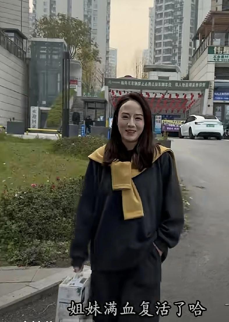 只要小妹儿不去找小二娃的麻烦，她就容易清醒[呲牙]。病了一场后的小妹儿满血复活了